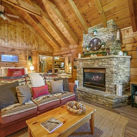 Do Not Disturb - Pigeon Forge Smoky Mountain Studio Cabin, Hot Tub, Fireplace Ngoại thất bức ảnh