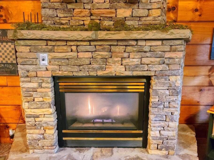 Do Not Disturb - Pigeon Forge Smoky Mountain Studio Cabin, Hot Tub, Fireplace Ngoại thất bức ảnh